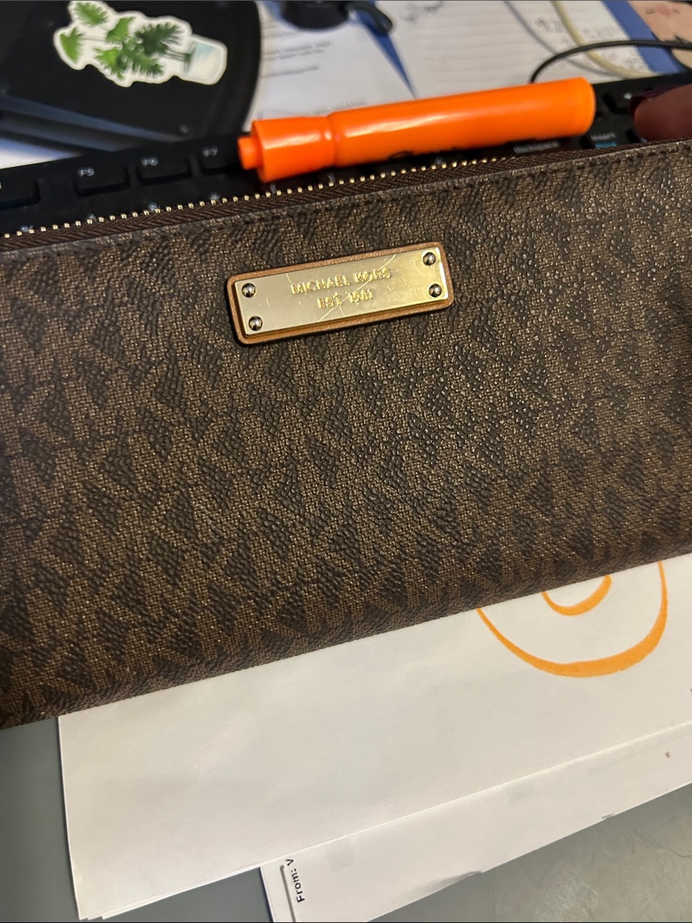 MK jet set long wallet EUC - Picture 6 of 7